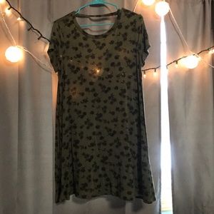 ✨FINAL PRICE DROP✨ Flowered cutout- back dress